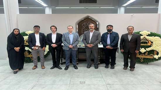 بازدید پروفسور آندریف از موزه و مرکز اسناد دانشگاه اصفهان